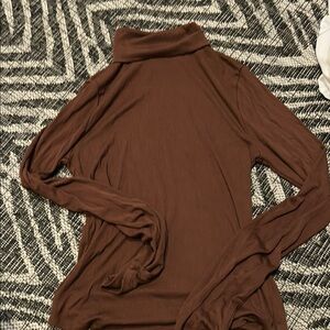 Sunday best aritzia brown turtleneck